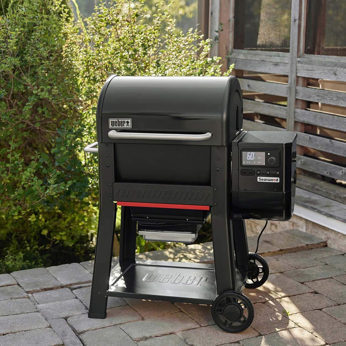 Weber Searwood 600 Pellet Smoker Grill in Black