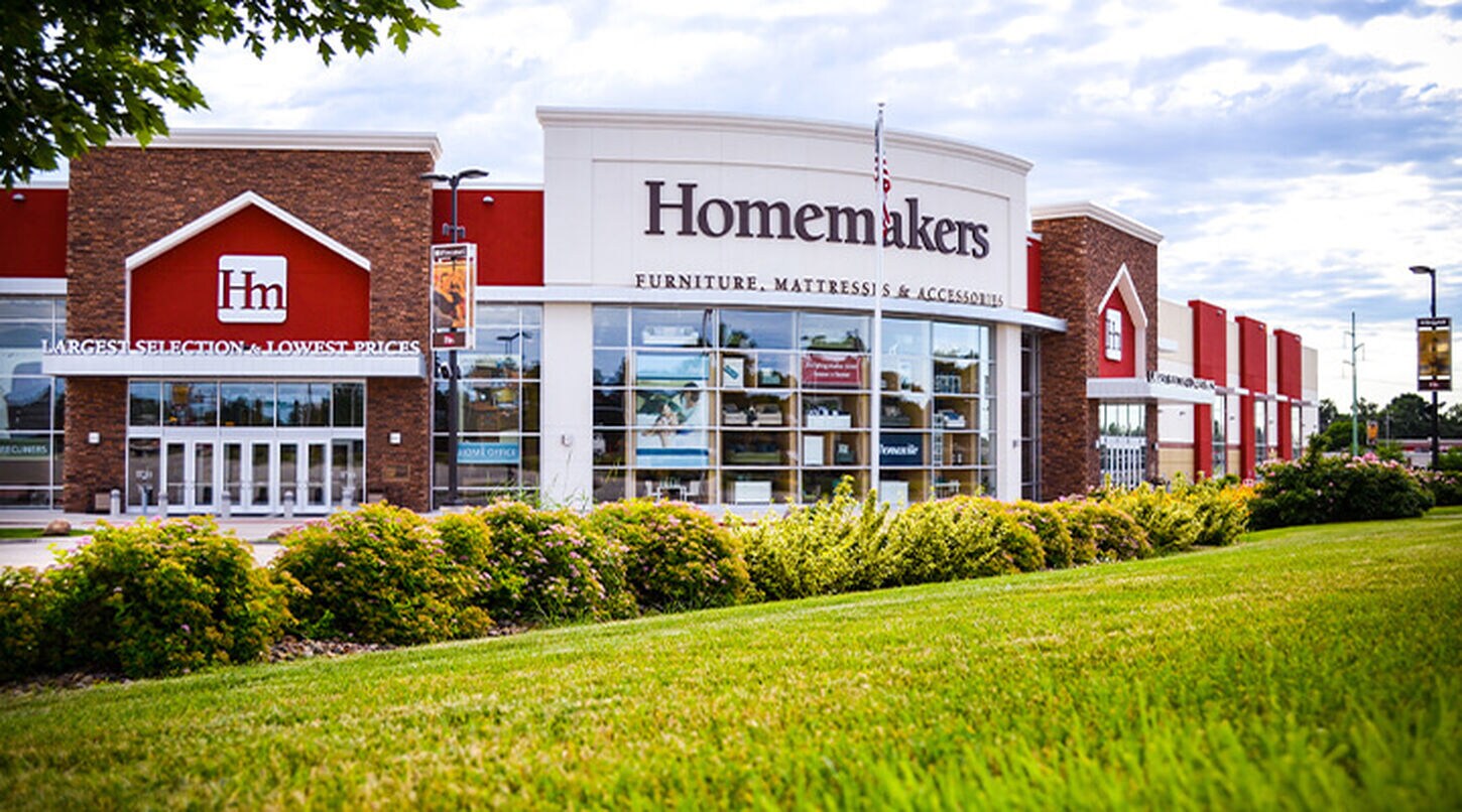 Homemakers Furniture storefront in Clive Iowa