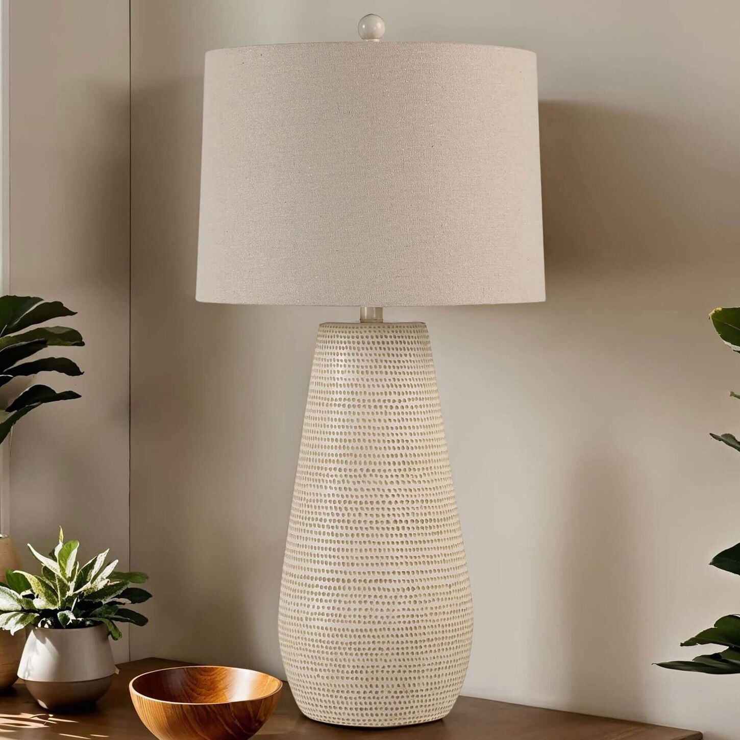 Renwil Lanikai Table Lamp in Beige