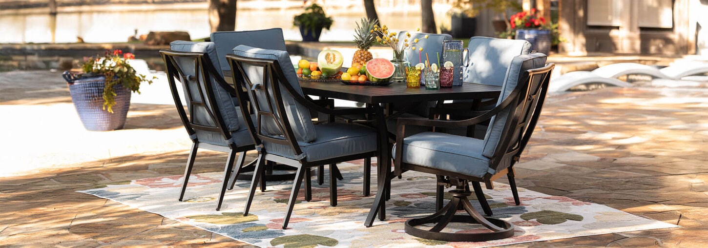 Outdoor dining set