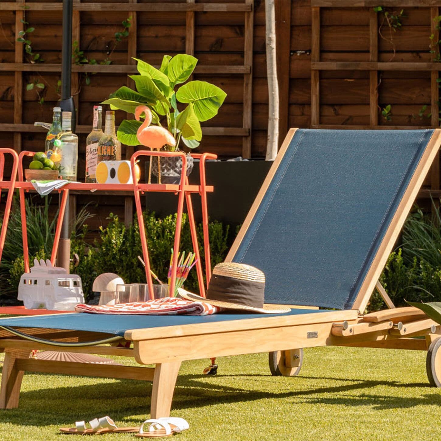Three Birds Casual Riviera Lounger in Navy