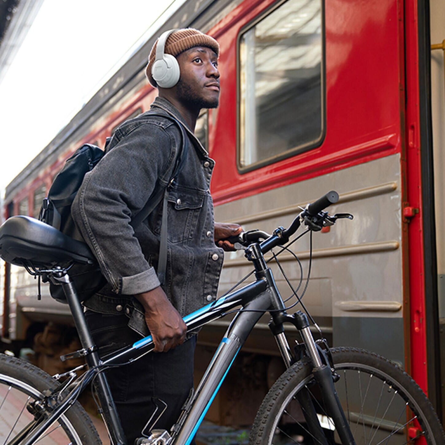 Previous Next JBL Tune 770NC Over-Ear Headphones in White