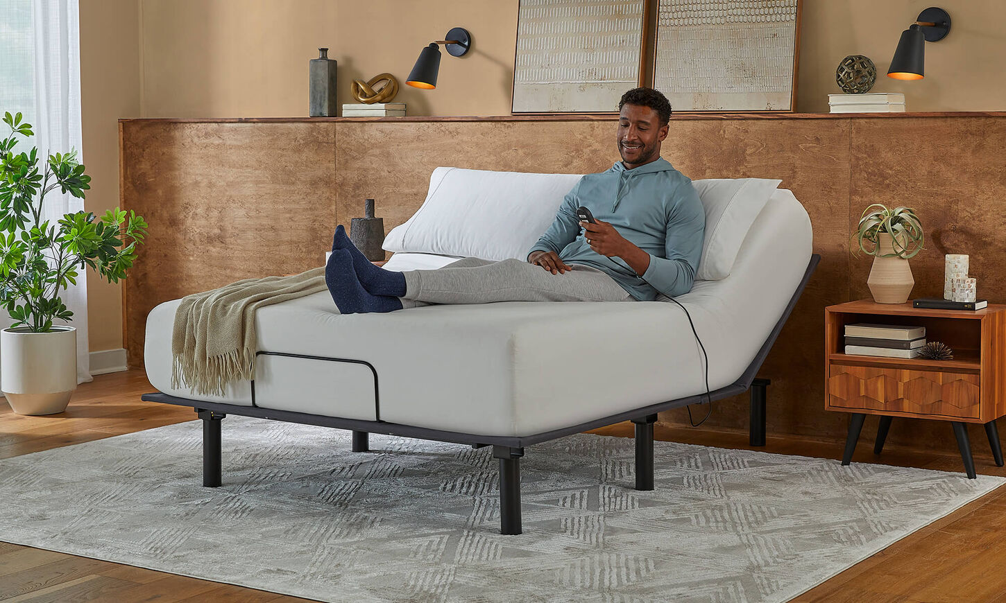 Serta Bronze Baselogic Queen Adjustable Base