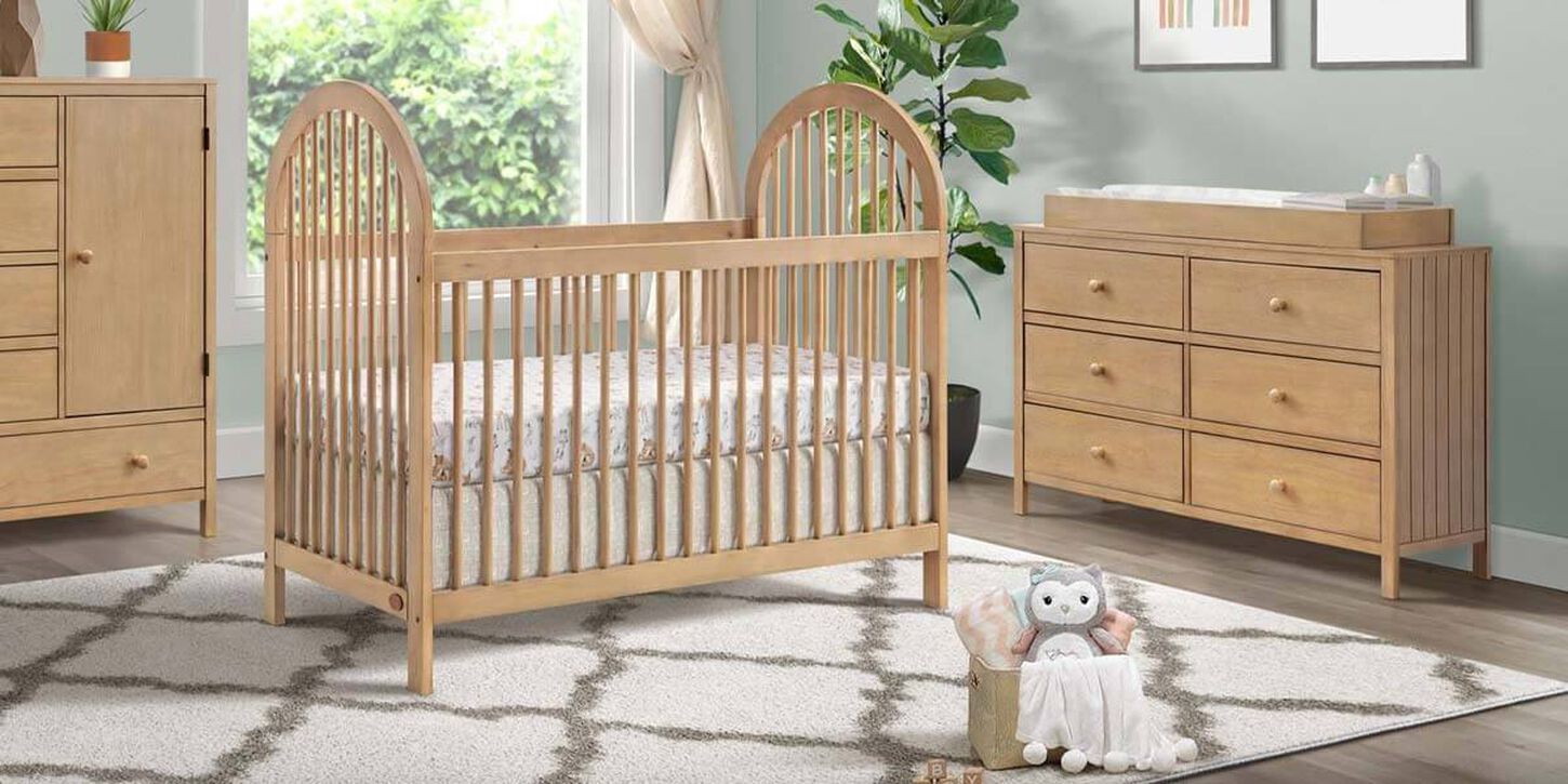 Oxford Baby Everlee 3-In-1 Convertible Crib in Honey