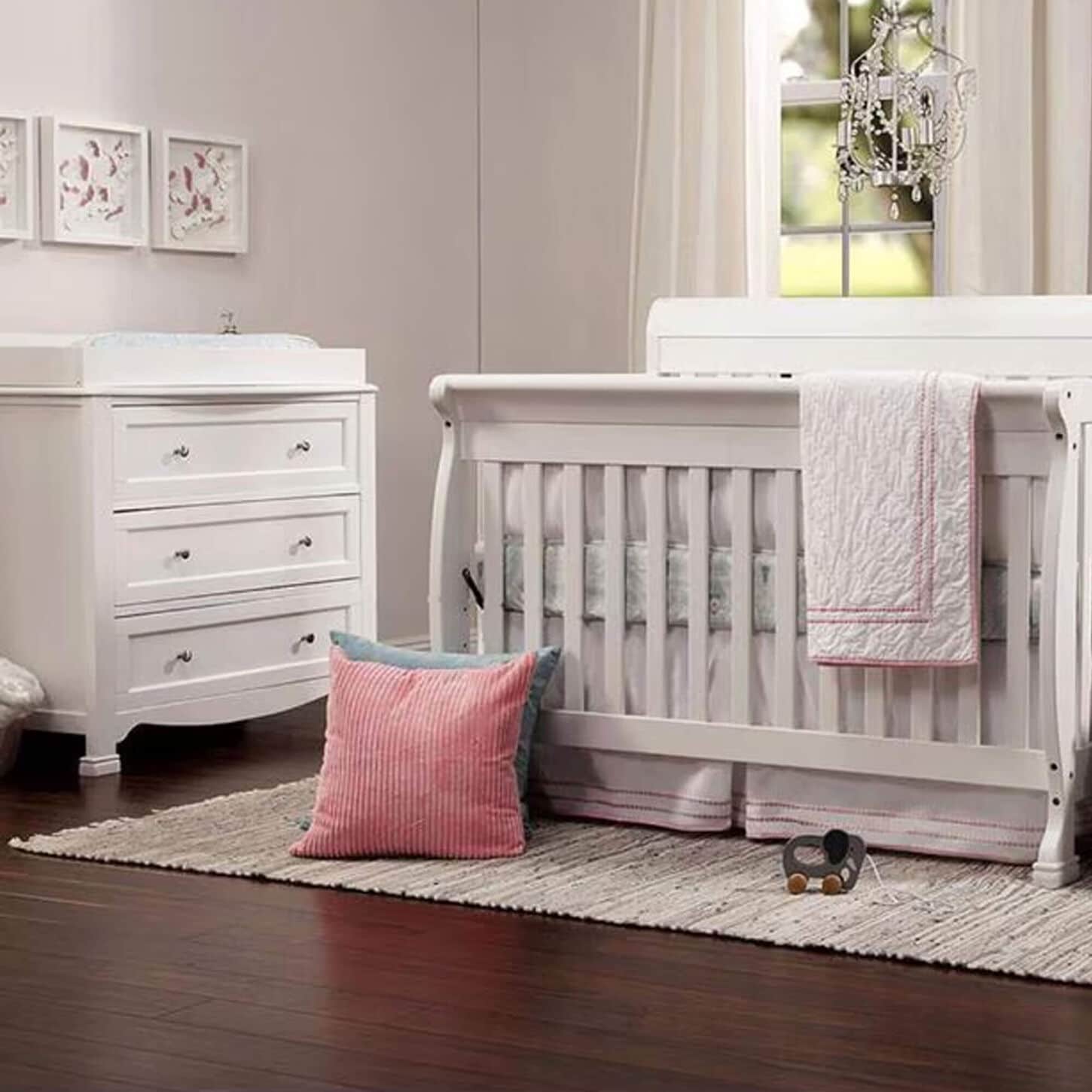 DaVinci Kalani 2 -Piece Nursery Set with 4- In- 1 Convertible Crib and Dresser in White