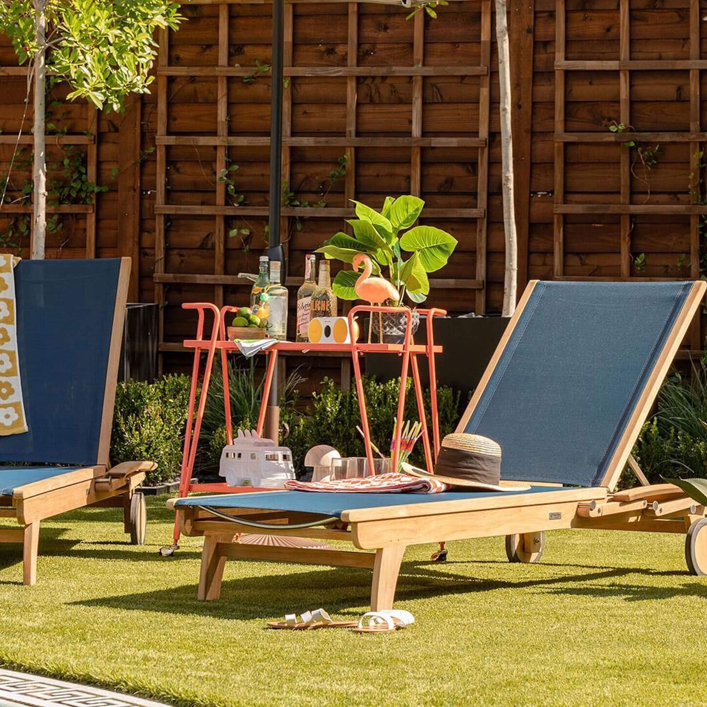 Three Birds Casual Riviera Lounger in Navy