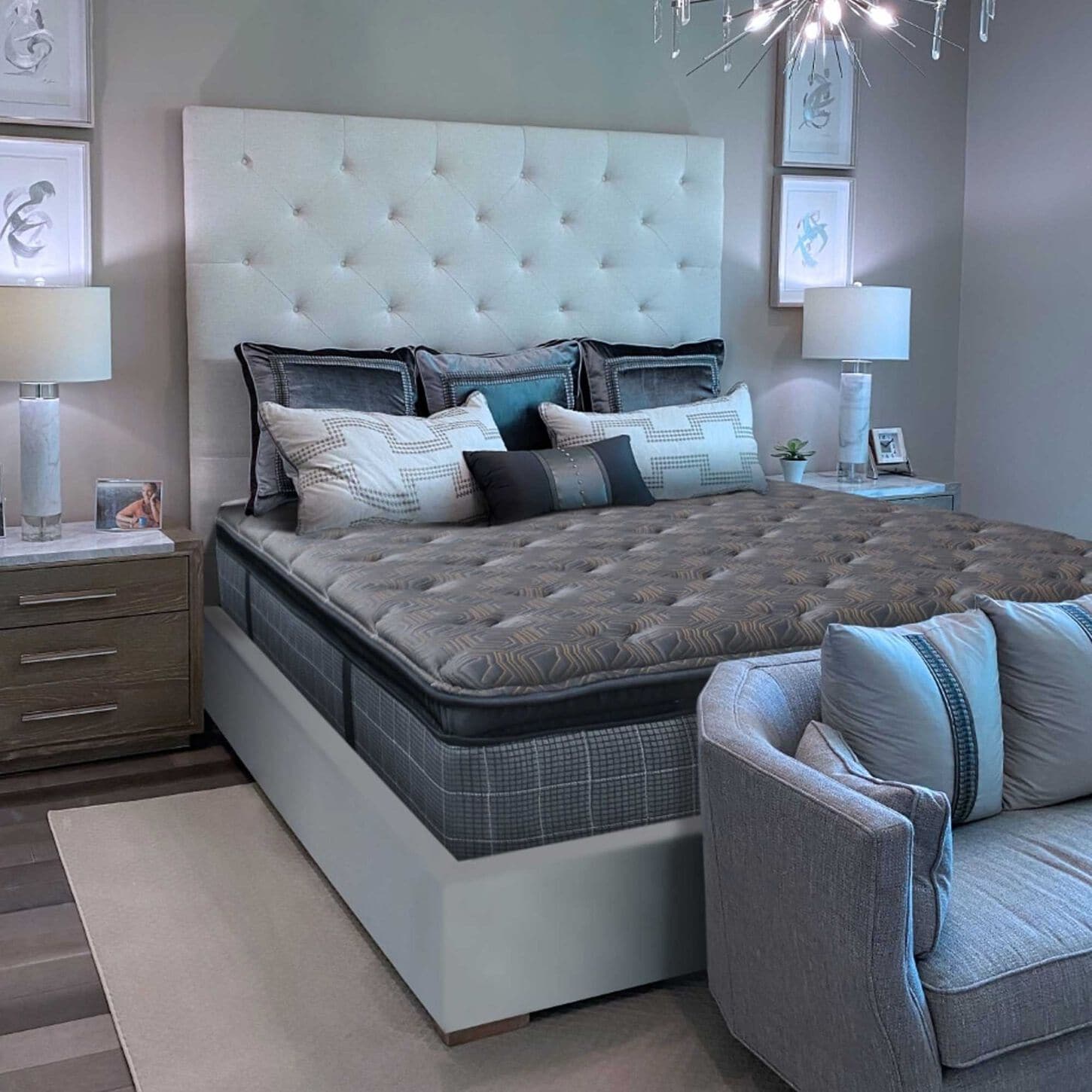 Sleeptronic mattress in bedroom