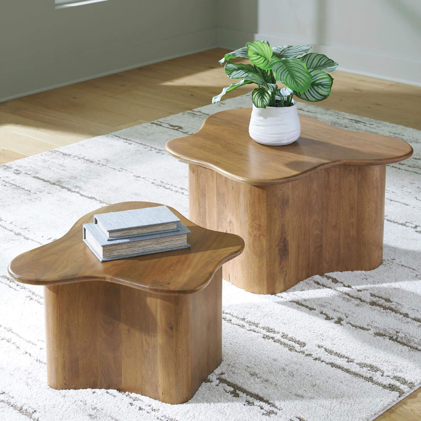 Ashley Abeford Accent Cocktail Table in Brown (Set of 2)