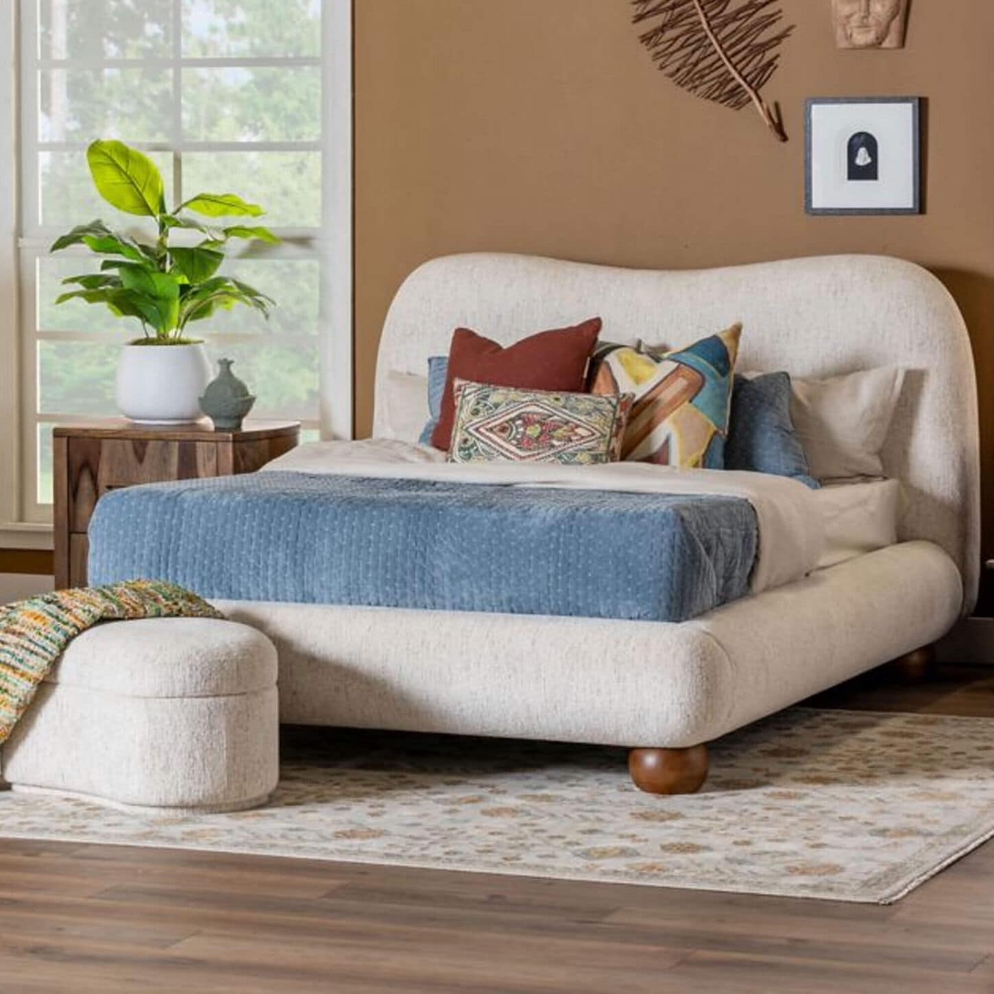 37B Anansi Afra Queen Platform Bed in Chinchilla
