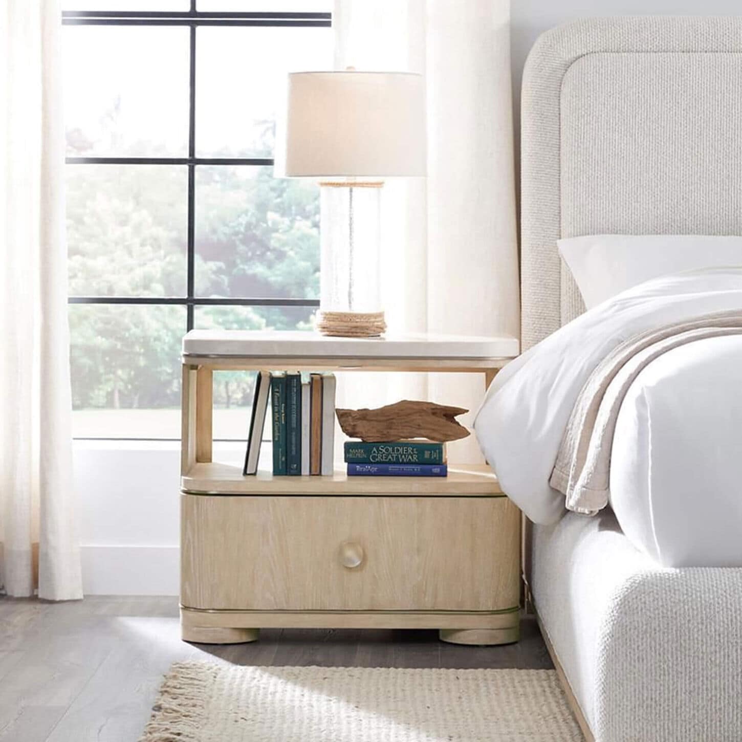 Chapel Hill Huntington 1-Drawer Bachelor's Chest in Beach Grass