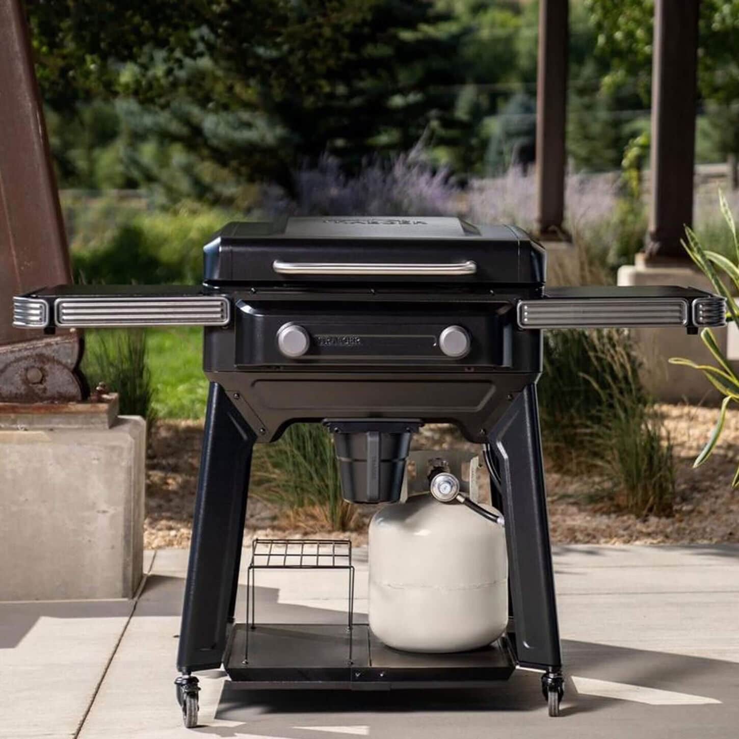 Traeger Grills Flatrock 2-Zone Grill in Black