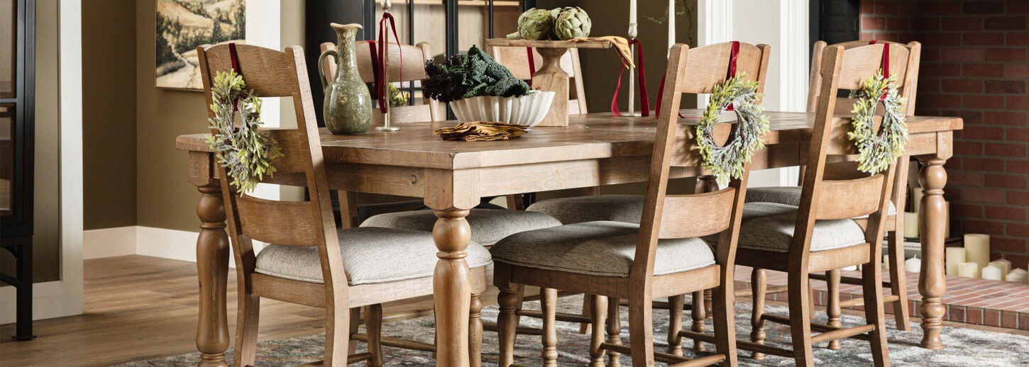 Dining room holiday dining room scene
