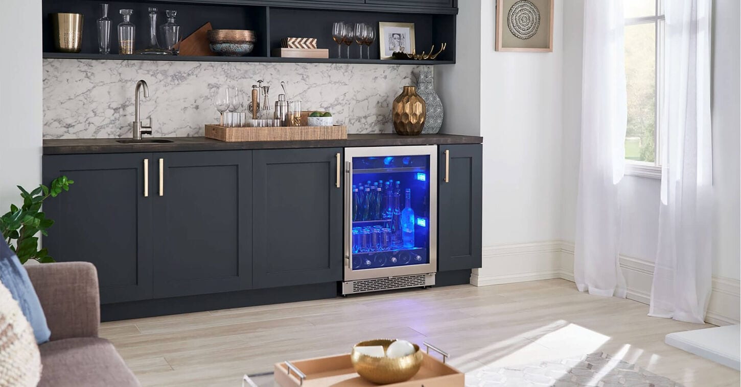 A navy panel bar with small appliances.