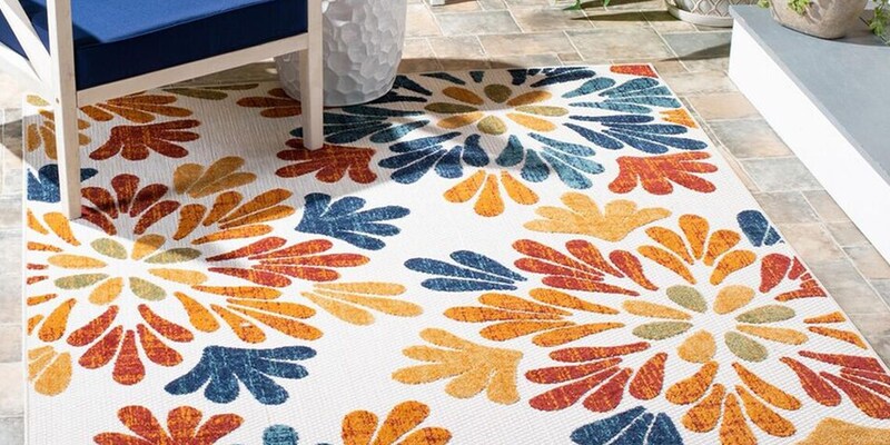 Safavieh Cabana CBN800A 5ft3in x 7ft6in Creme and Red Indoor/Outdoor Area Performance Rug