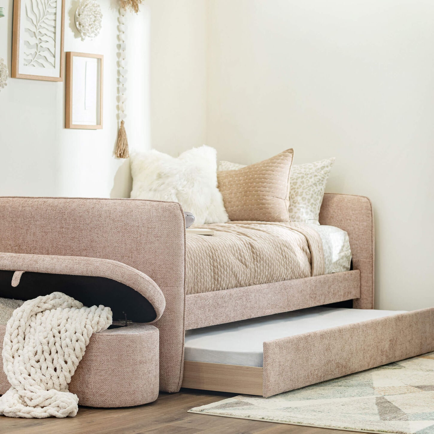 Claremont Philipa Daybed with Trundle in Mauve