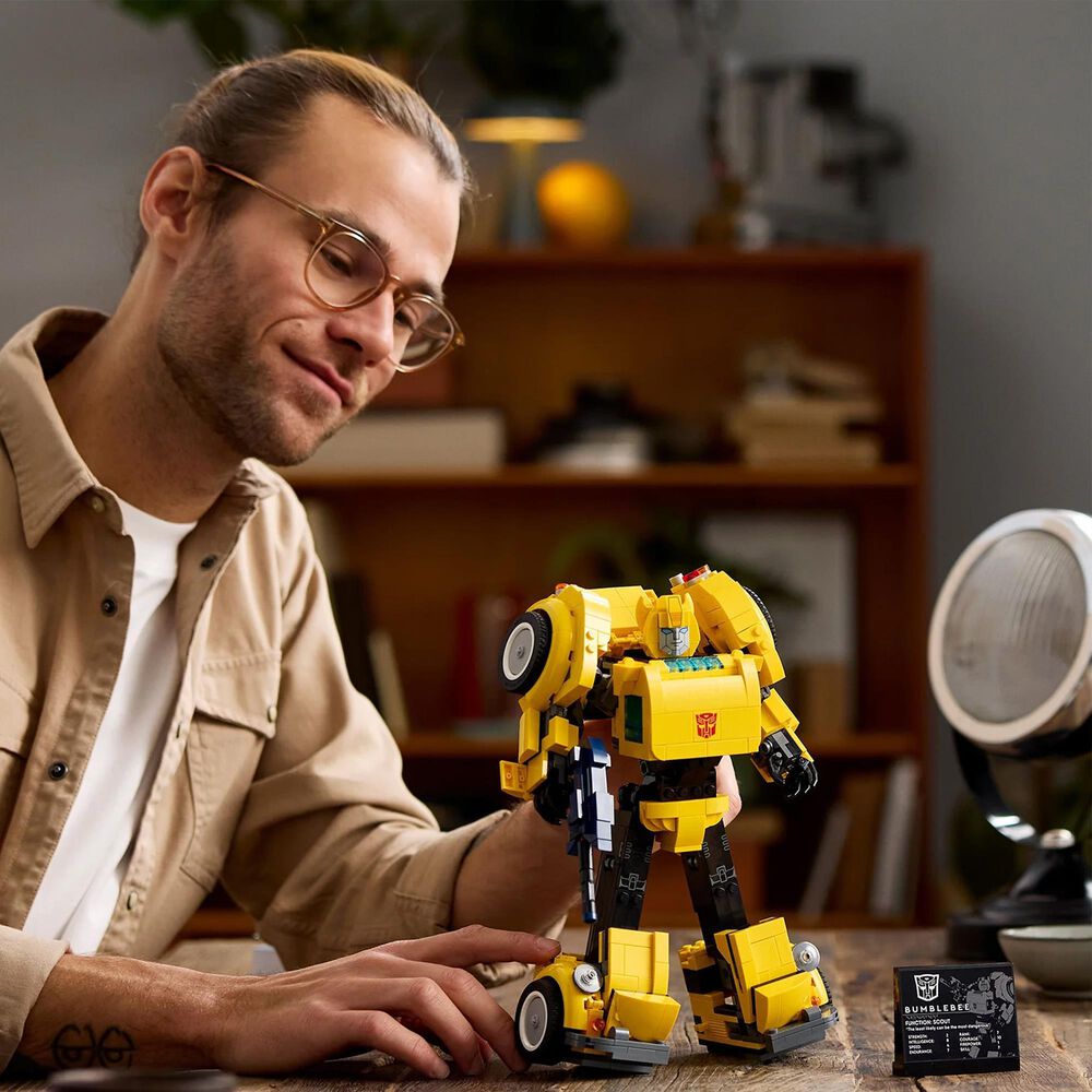 LEGO Transformers universe 1980s robot action figure Bumblebee, , large