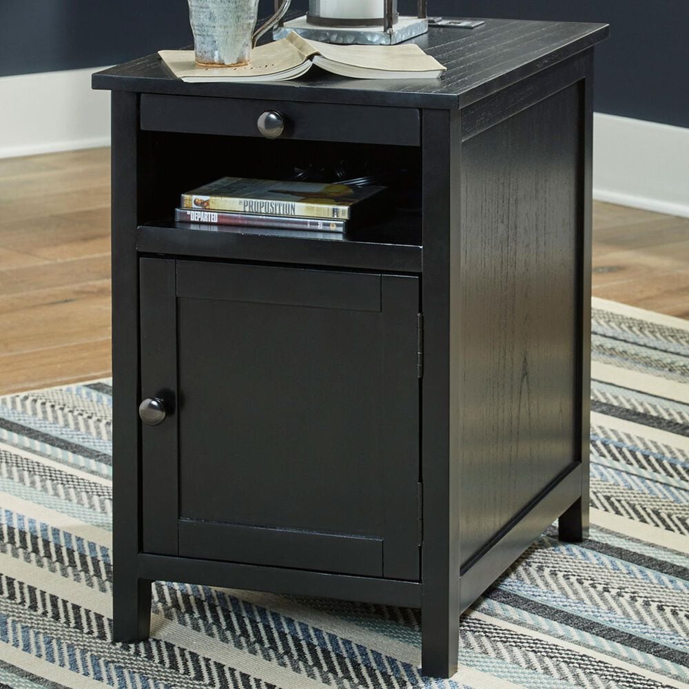 Ashley Treytown Chairside End Table in Black, , large