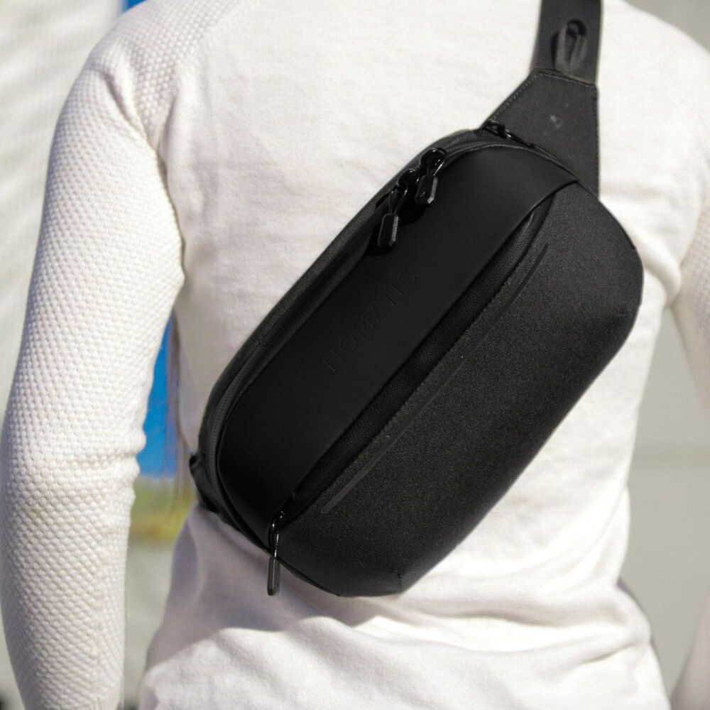 Nomatic Navigator 1L Sling Bag in Black, , large