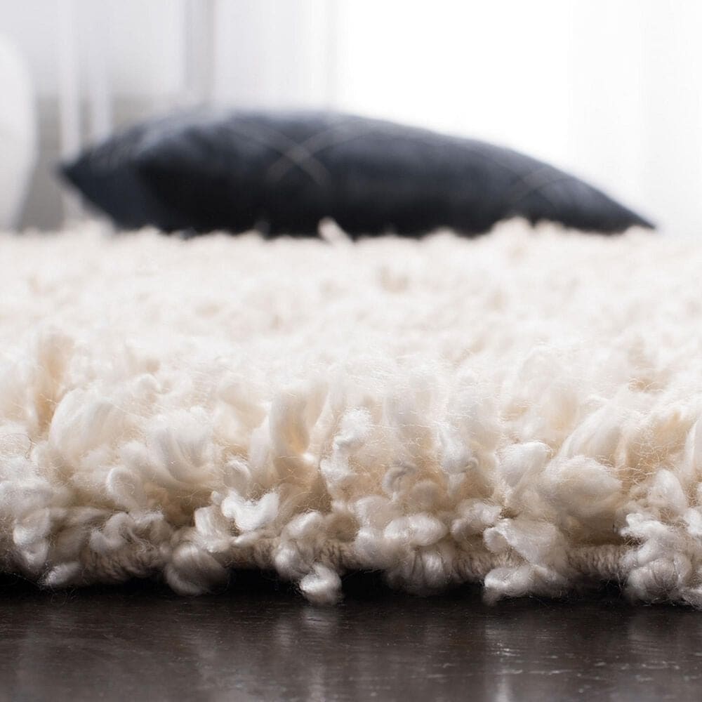 Safavieh Sheep Shag SSG212A 4&#39; x 6&#39; Ivory Area Rug, , large