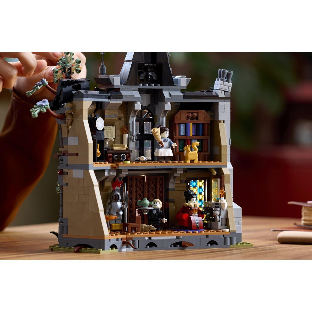 LEGO Icons Mayor Manor Building Set, , large
