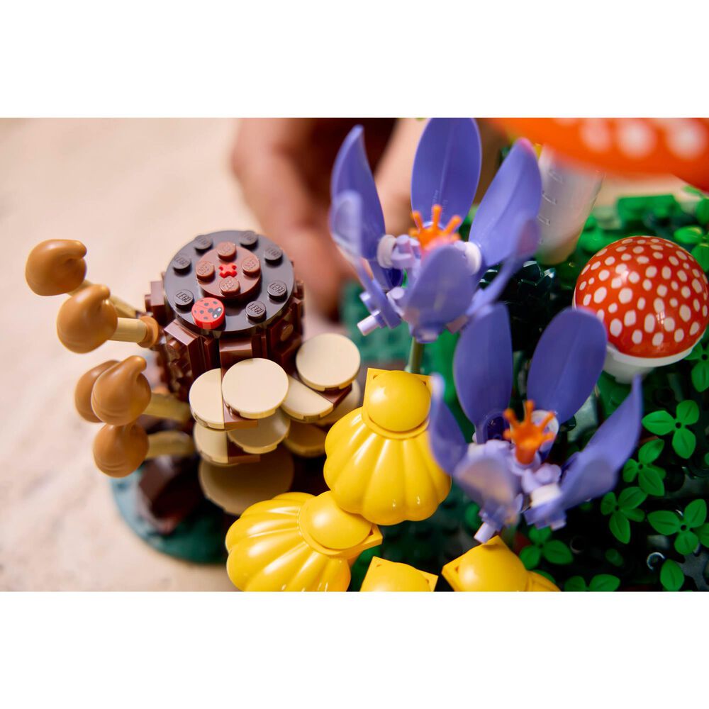 LEGO Botanicals Woodland Mushrooms Building Set, , large