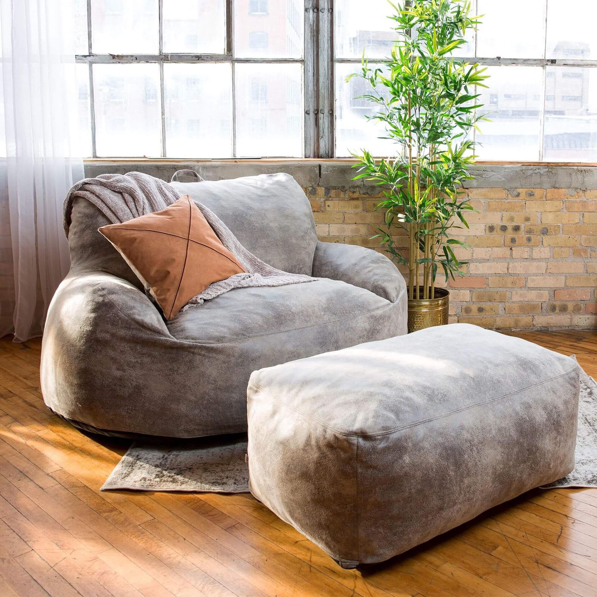37B Serene Nestle Loveseat in Cement Blazer
