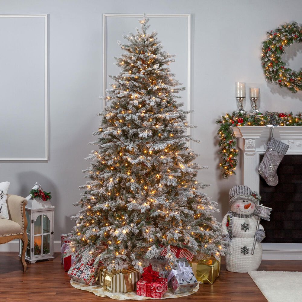 The Gerson Company 7.5&#39; Pre-Lit Natural Cut Spruce Christmas Tree in Green, , large