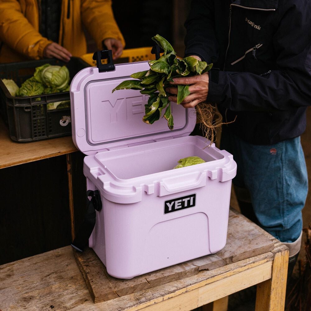YETI Roadie 24 2.0 Hard Cooler in Cherry Blossom, , large