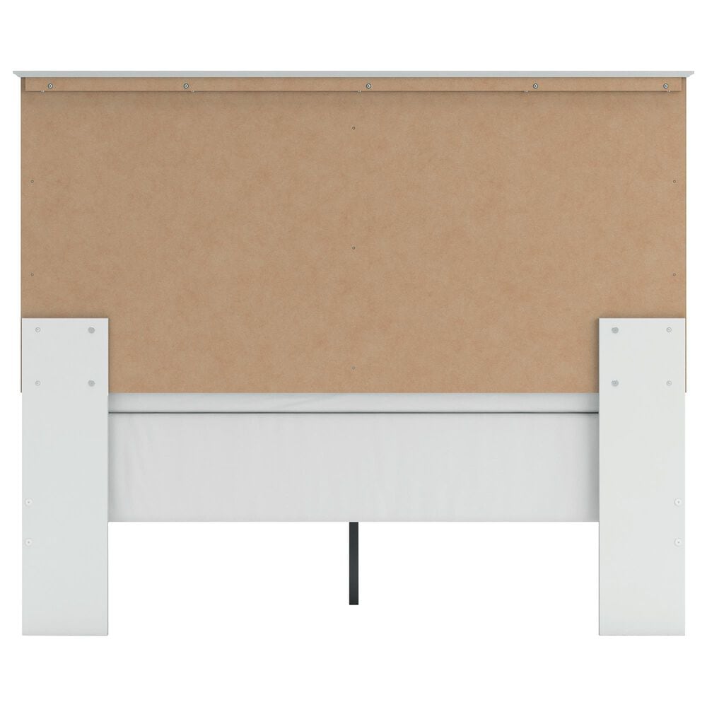 Ashley Bostwick Shoals 4-Piece Queen Panel Bedroom Set in White, , large