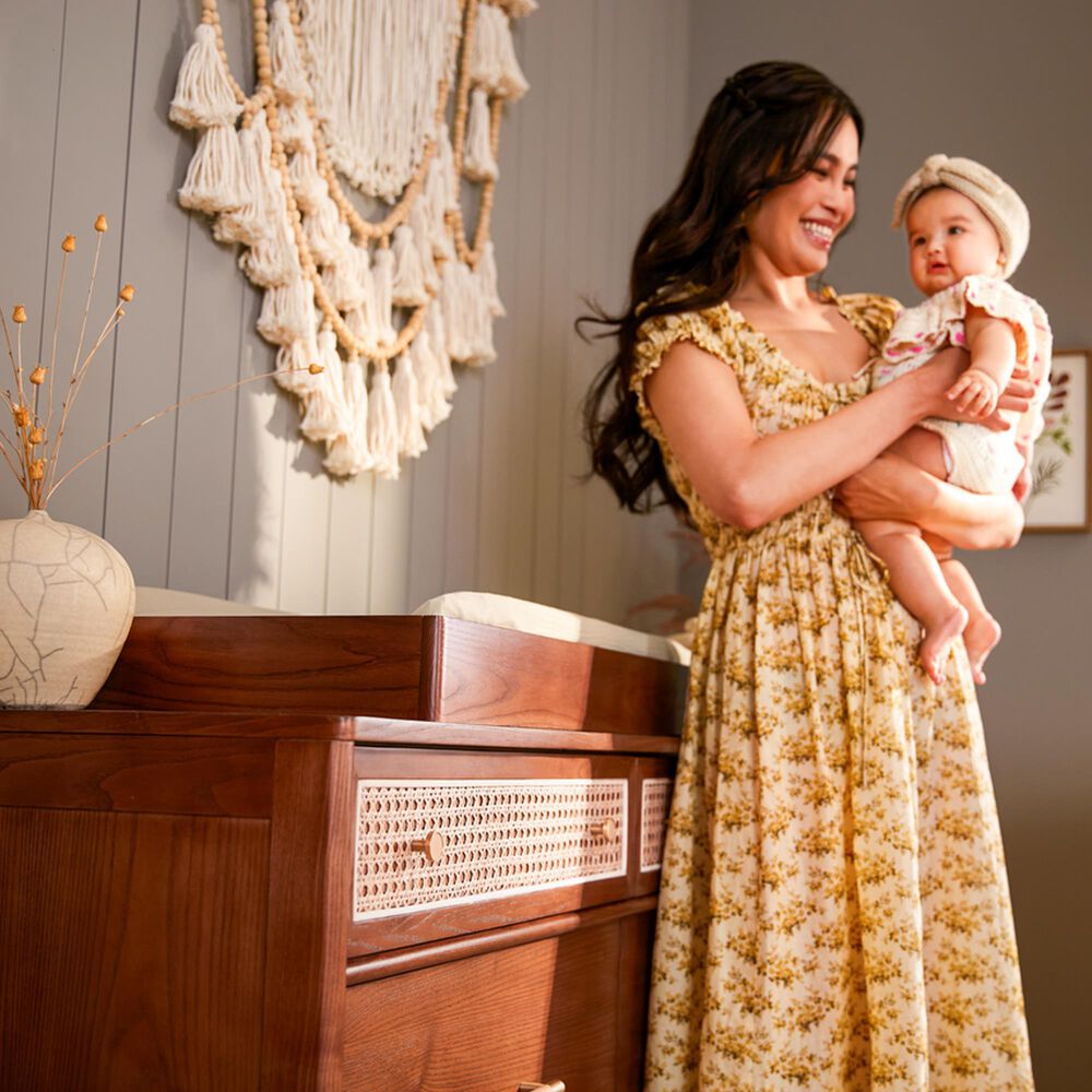 Maxi Cosi Kindred Everheart 6-Drawer Dresser in Walnut Ash, , large