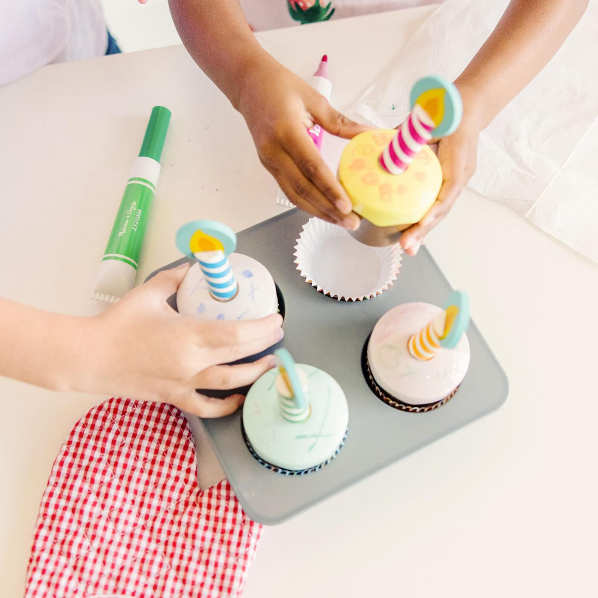 Melissa Doug Bake and Decorate Cupcake Set NFM