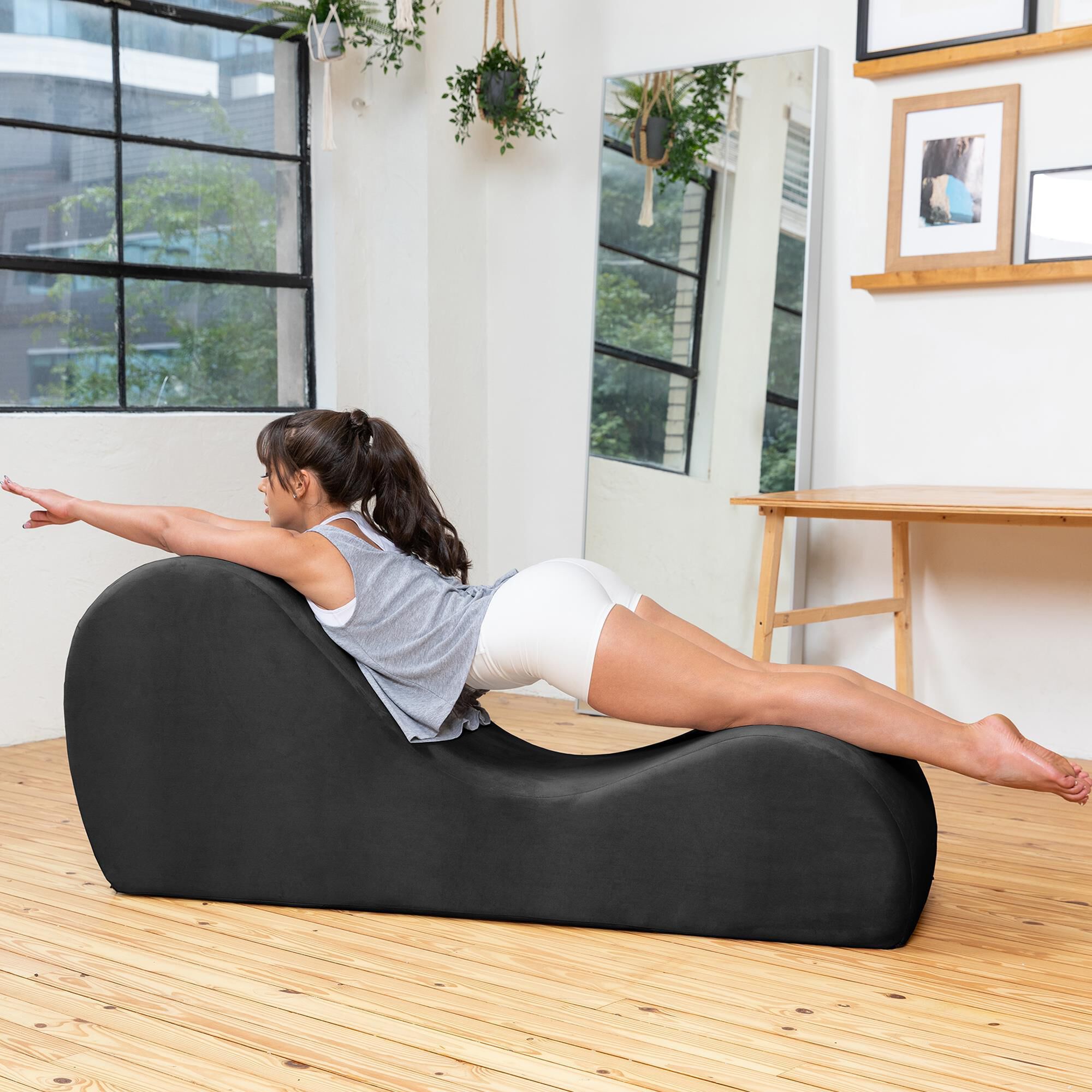 Jaxx Sacks Avana Chaise Lounge Yoga Chair in Black Velvet NFM