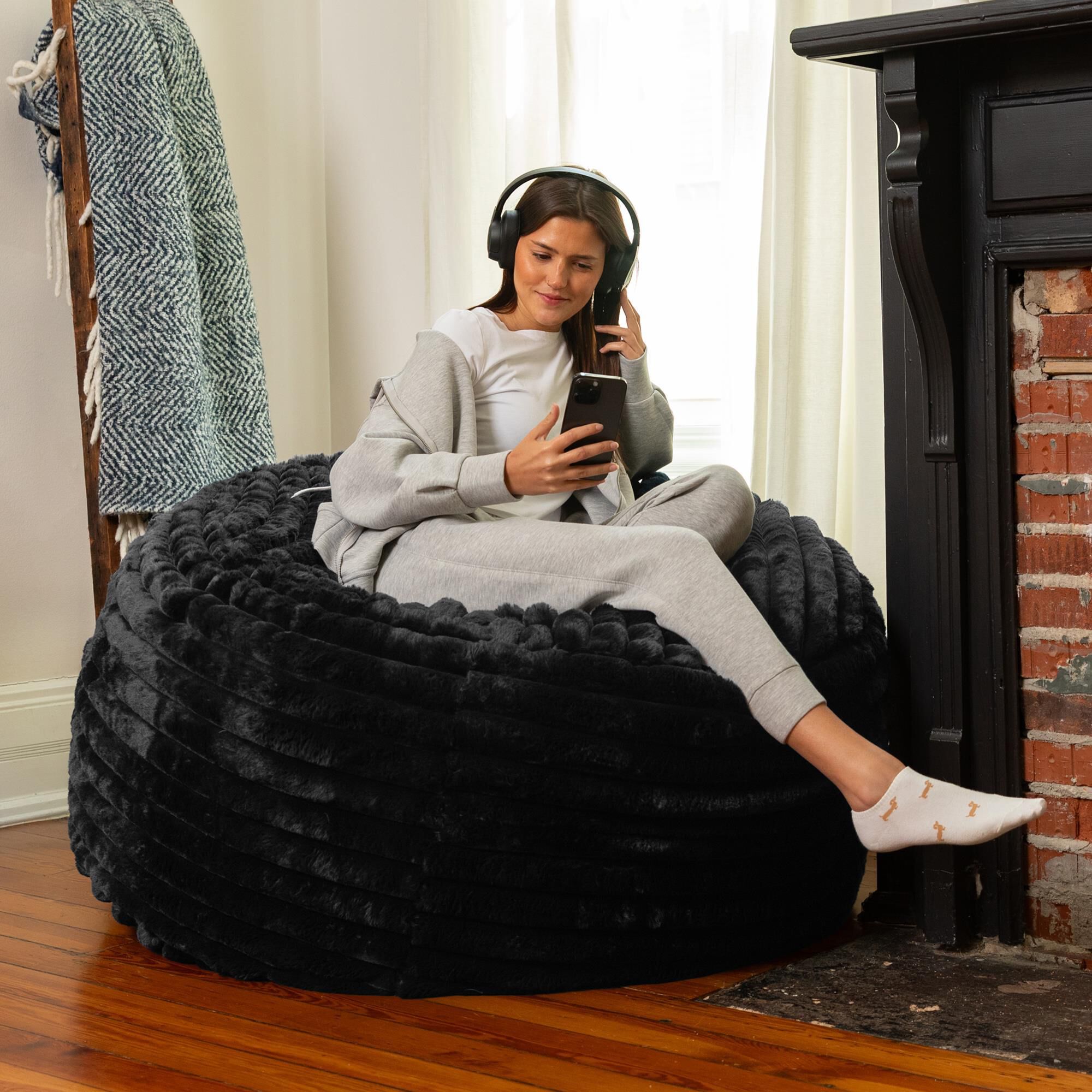 Jaxx Saxx 4' Plush Bean Bag Chair in Black