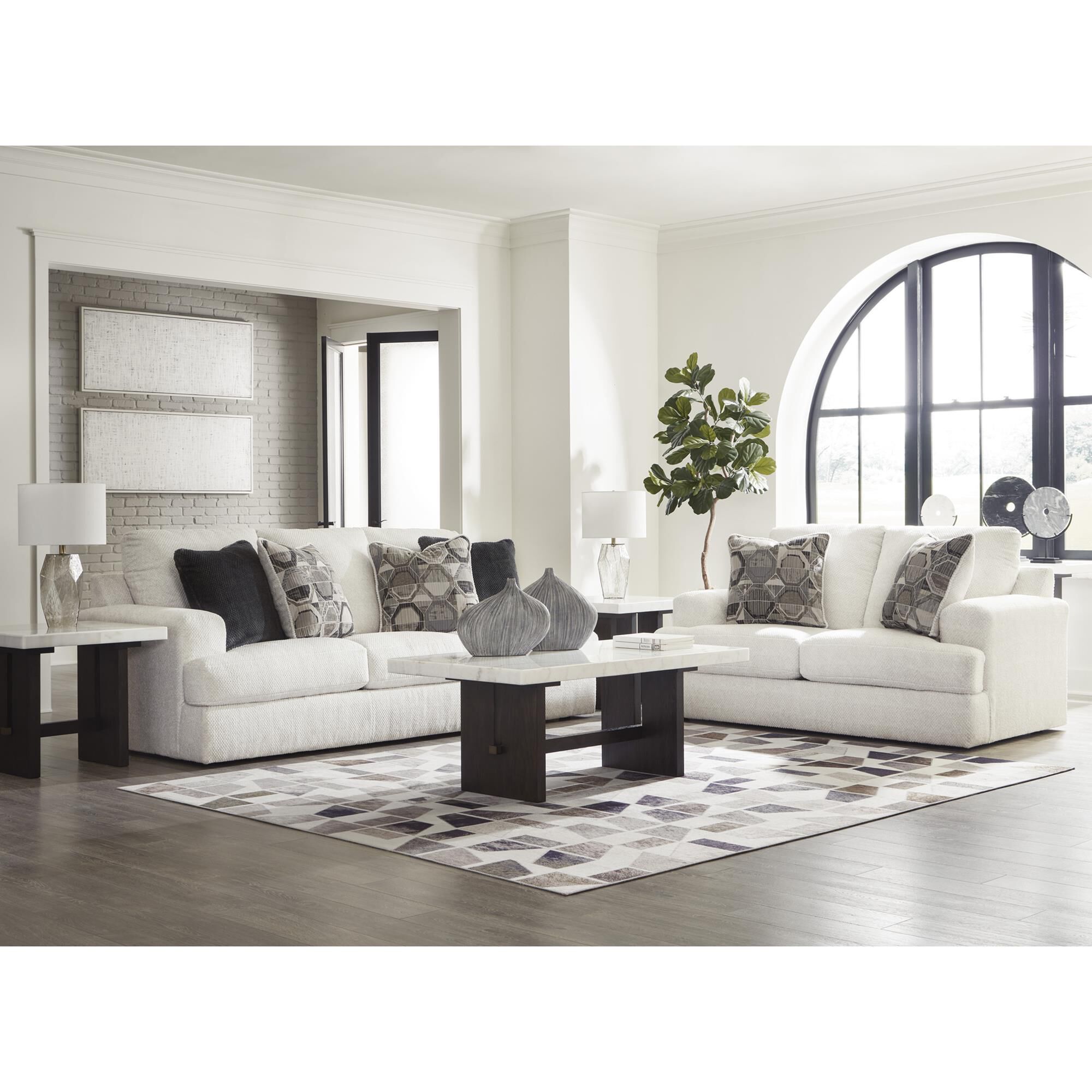Akari light FLANNEL SOFAの オットマンとクッション Ashley Karinne Stationary Sofa in Linen