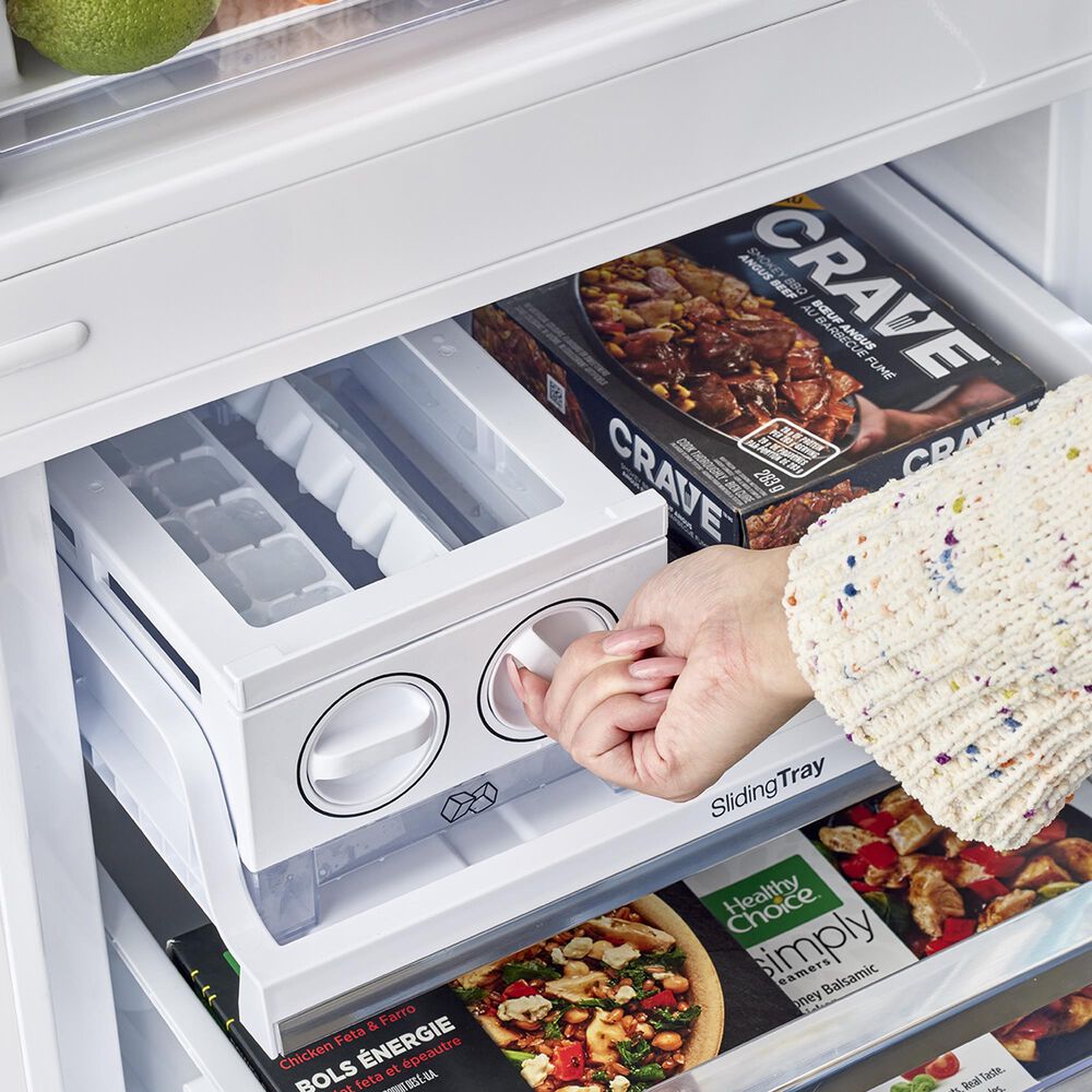 Unique Appliances Classic Retro 12 Cu. Ft. Bottom Freezer Regfrigerator In Marshmallow White, , large