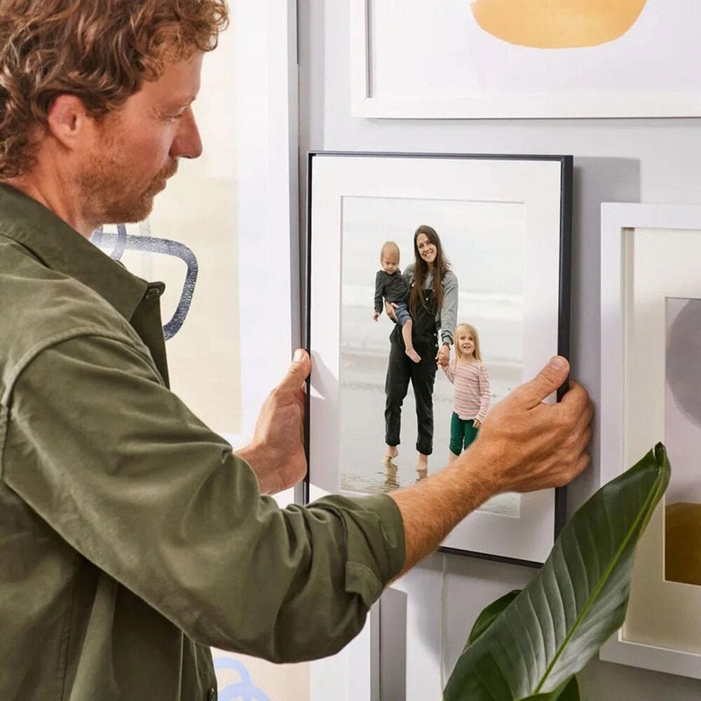 Aura 15" HD Digital WiFi Frame in Matted Ink, , large