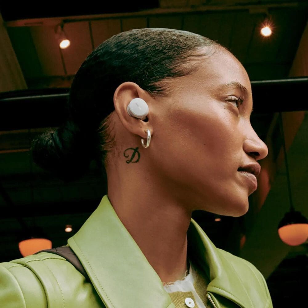 Bose QuietComfort Earbuds in White Smoke, , large