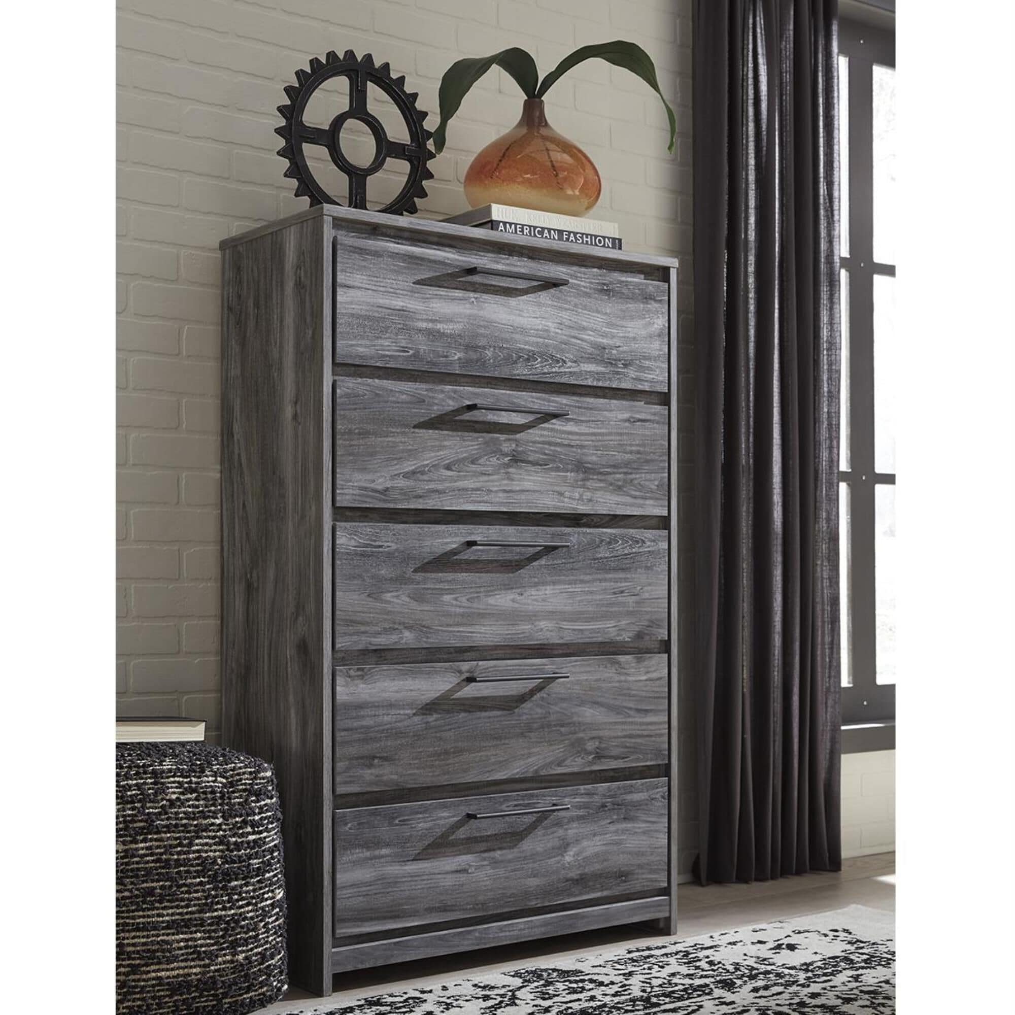 Signature Design by Ashley Baystorm 5 Drawer Chest in Smoke Gray