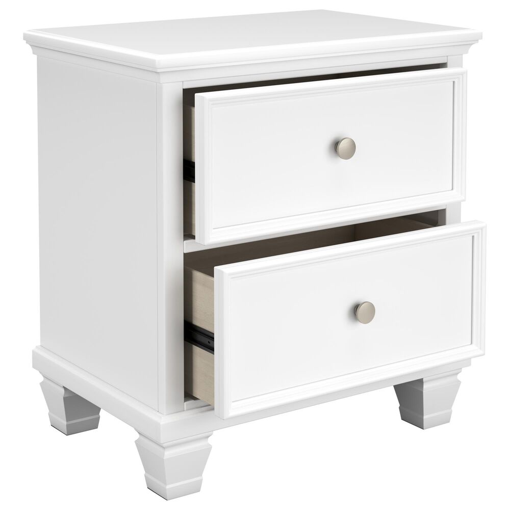 Ashley Fortman 4-Piece Full Bedroom Set in White, , large