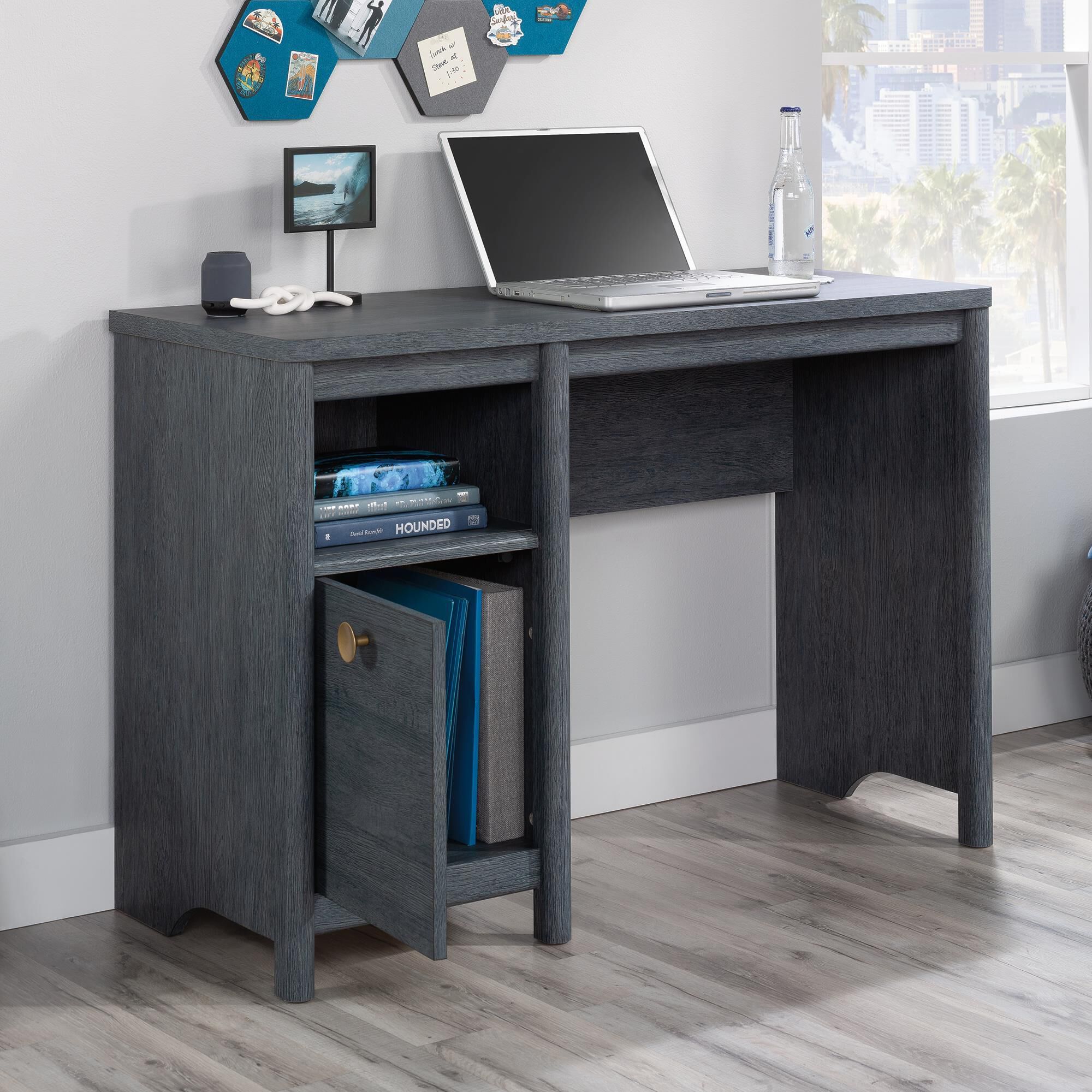 Nebraska furniture outlet mart writing desk