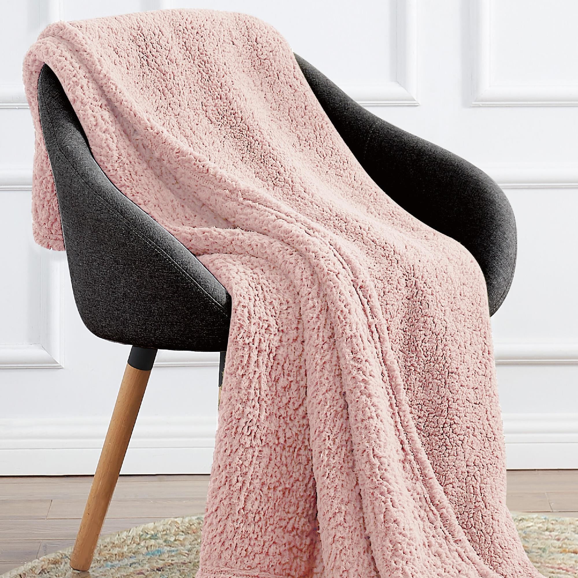 Pem America My World Cloud Sherpa Full Queen Blanket in Blush NFM
