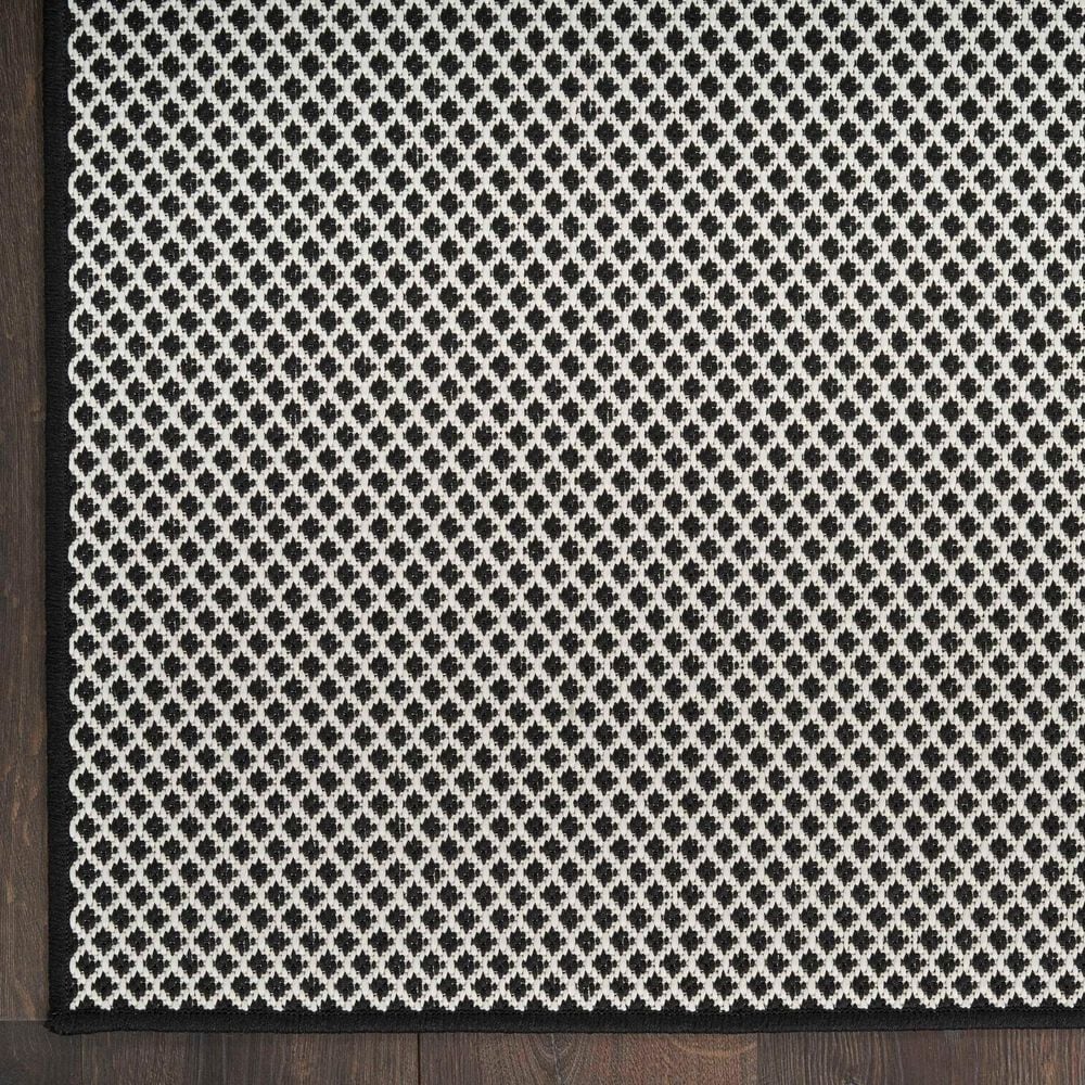 Nourison Courtyard Black and White 5&#39; x 7&#39; Indoor/Outdoor Area Rug, , large