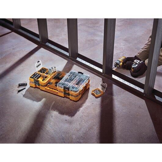 Dewalt 40 2025 piece bit set