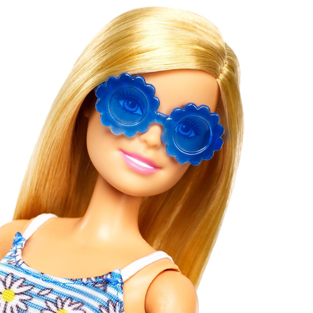 Barbie Barbie Doll with Fashions and Accessories in Multicolor, , large