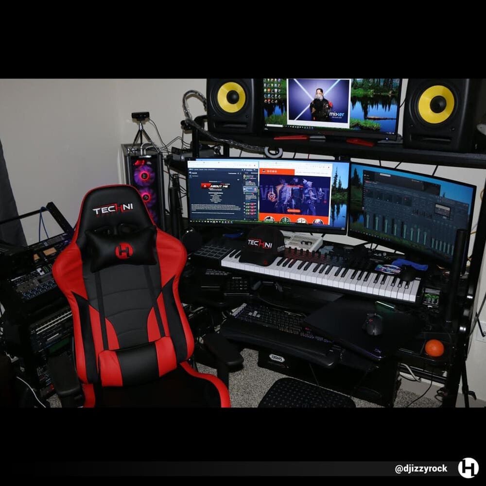 Techni Sport ProGamer2 Gaming Chair in Red and Black, , large