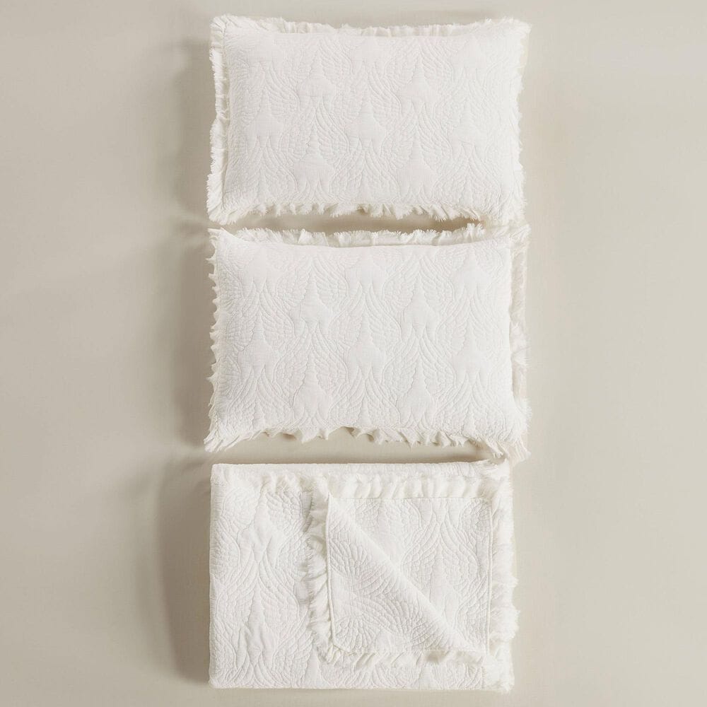 Peking Handicraft She Talks to Angels 3-Piece King Quilt Set in White, , large