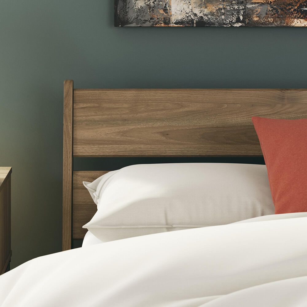 Ashley Deanlow Queen Platform Panel Bed in Honey, , large