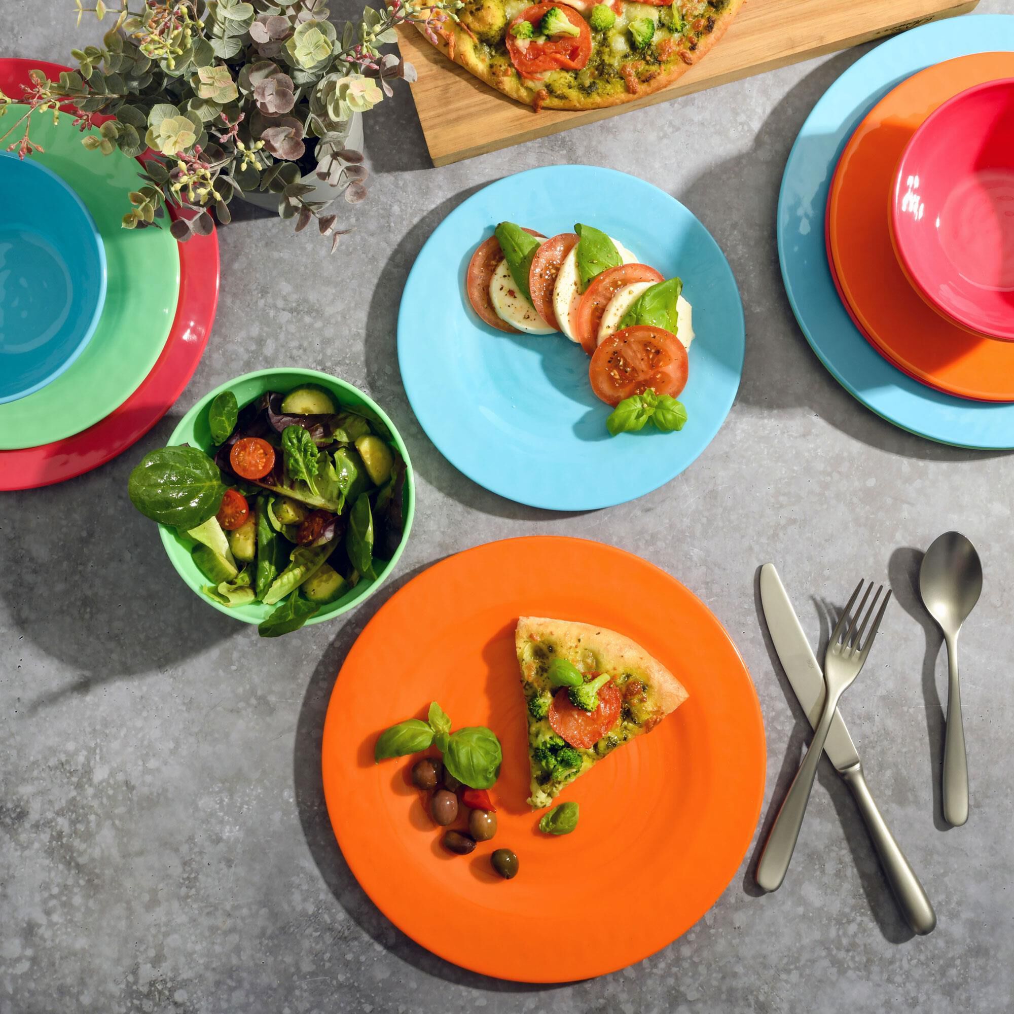 Gibson 12 deals piece dinnerware set