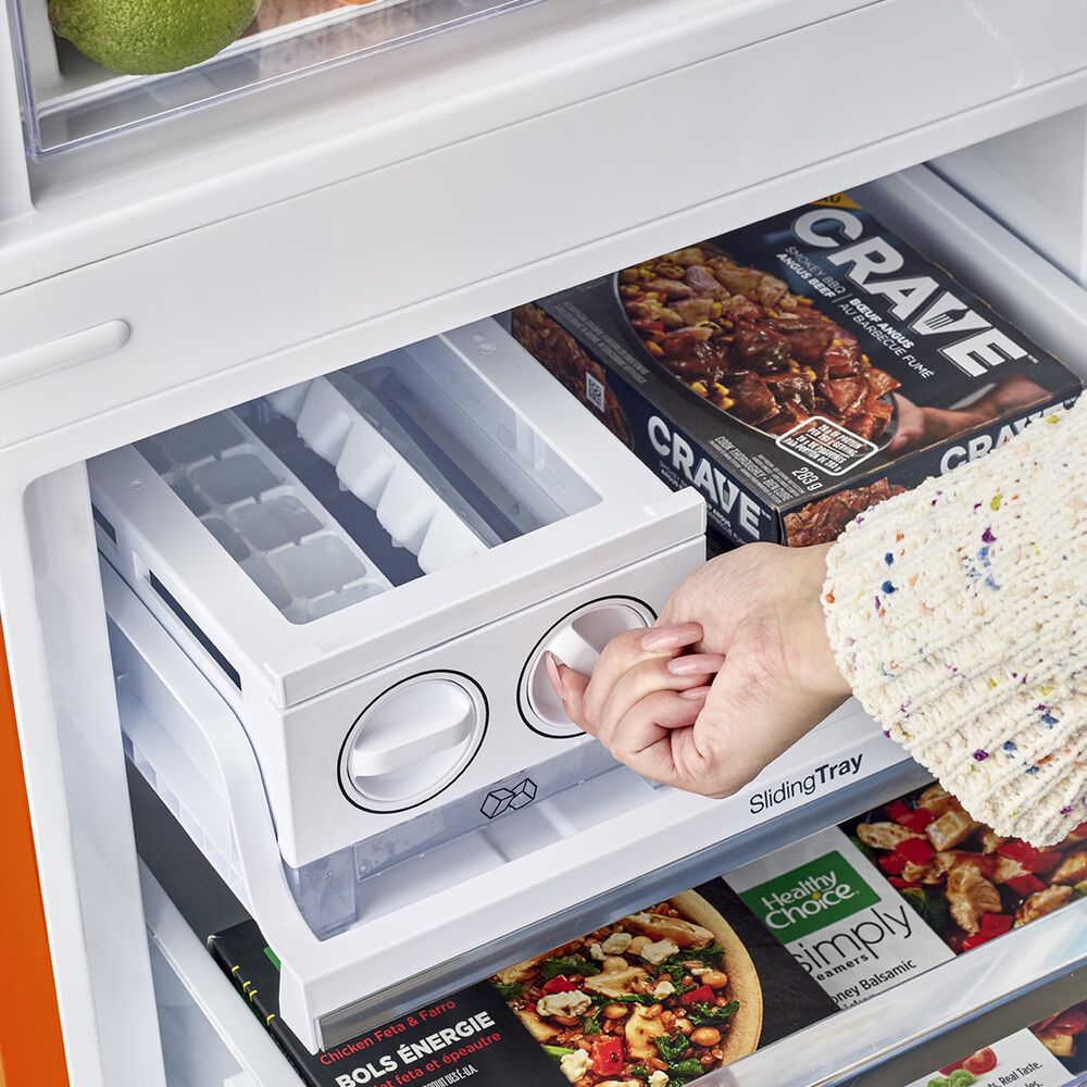 Unique Appliances Classic Retro 12 Cu. Ft. Bottom Freezer Regfrigerator In Creamsicle Orange, , large