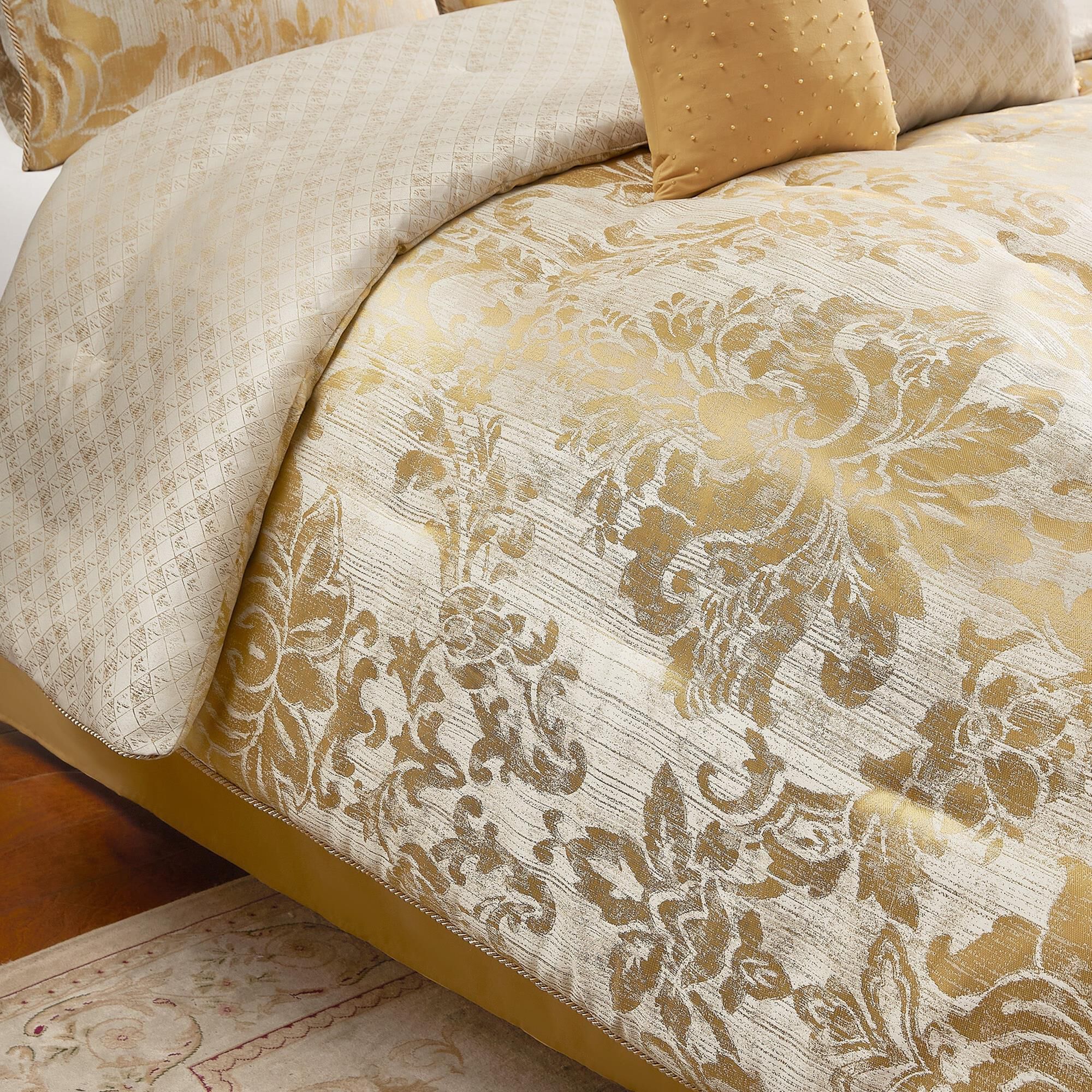Gold queen blanket best sale